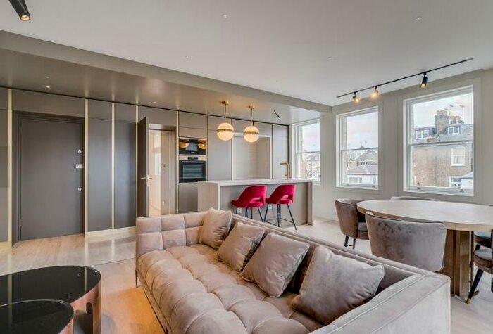 2 Bedroom Flat To Rent In Harcourt Terrace, West Chelsea, SW10