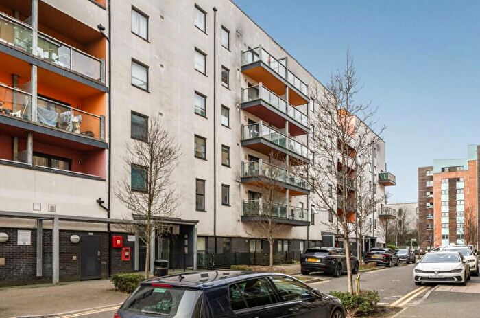 1 Bedroom Flat For Sale In Wideford Drive, Romford, RM7