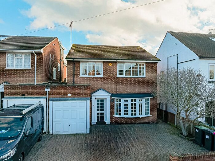 4 Bedroom Detached House For Sale In Southbourne Grove, Westcliff-On-Sea, SS0