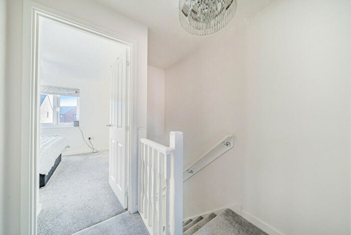 2 Bedroom Semi-Detached House For Sale In Riverside Way, Salford, M6