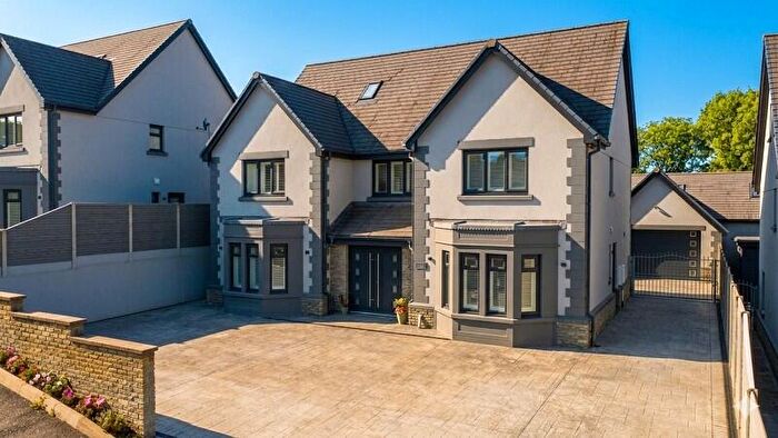 5 Bedroom Detached House For Sale In Old Farm Close, Swansea Road, Waunarlwydd, Swansea, City And County Of Swansea., SA5