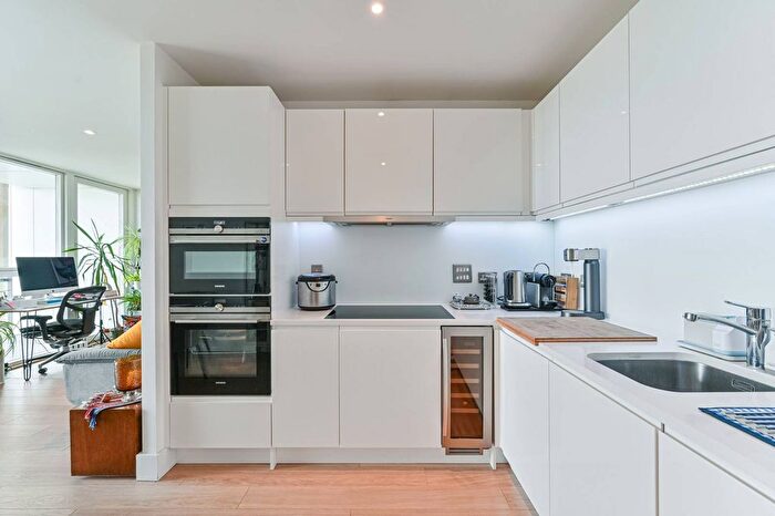 1 Bedroom Flat For Sale In Robsart Street, Stockwell, London, SW9