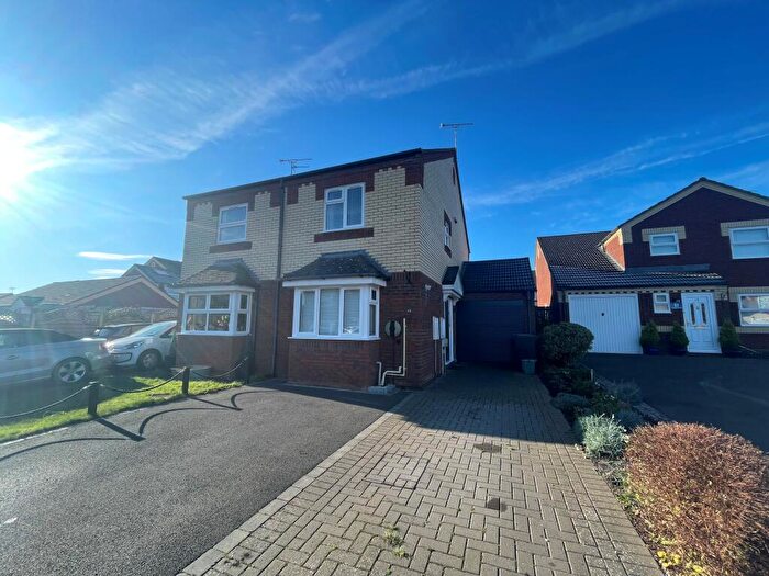 2 Bedroom Semi Detached House To Rent In Bolyfant Crescent, Whitnash, CV31