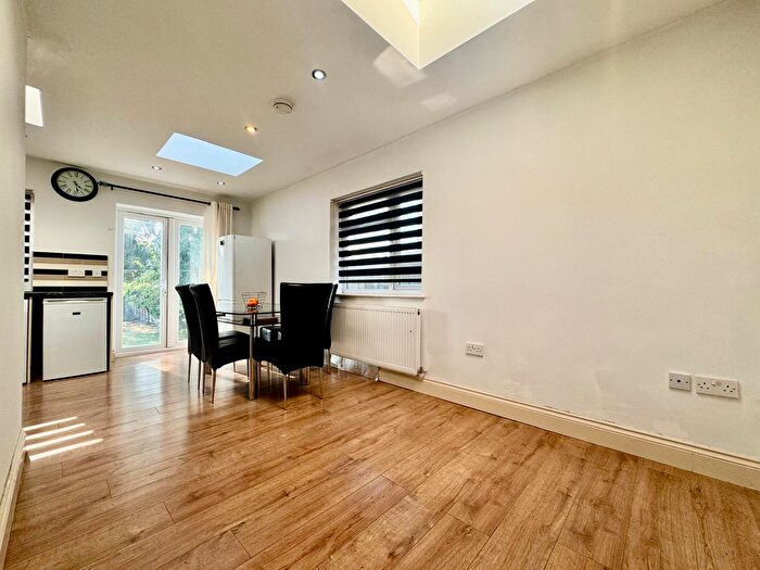 4 Bedroom Semi-Detached House To Rent In Hampden Road, Harrow, HA3
