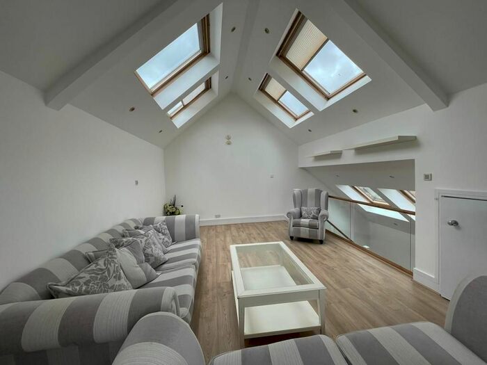 3 Bedroom Property To Rent In Worple Road, Wimbledon, SW19