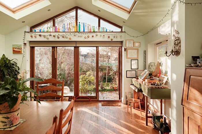 5 Bedroom Terraced House For Sale In Cricklade Road, Bristol, BS7