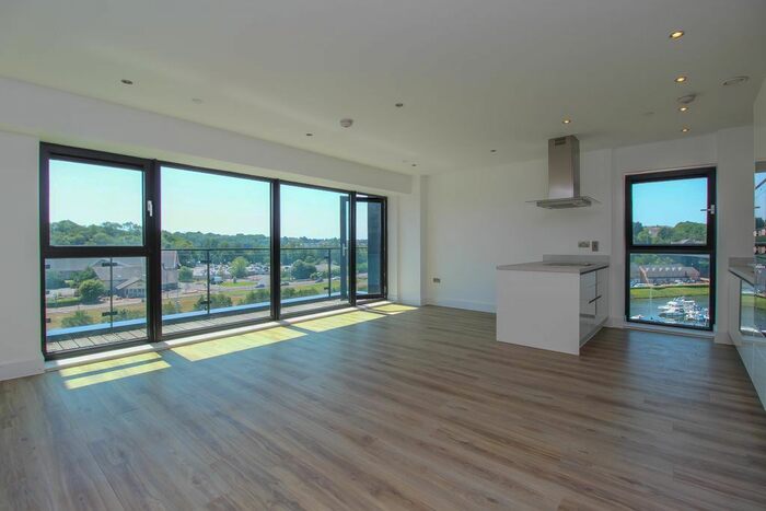 2 Bedroom Flat To Rent In Whitewater House, Bayscape, Cardiff Marina, CF11