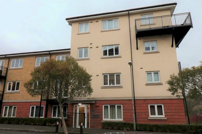 2 Bedroom Apartment To Rent In Ives House, High Wycombe, HP13