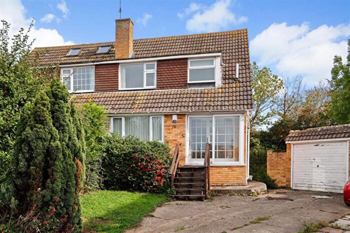 3 Bedroom Semi-Detached House For Sale In Freemans Close, Seasalter, Whitstable, CT5