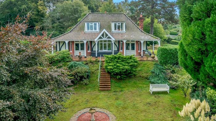 4 Bedroom Detached House For Sale In Mill Hill, Bramerton, Norwich, NR14