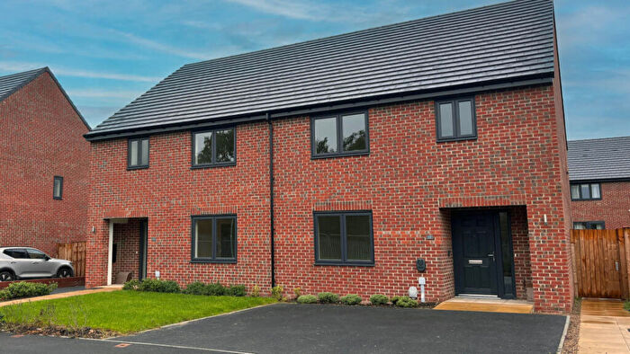 3 Bedroom Semi Detached House For Sale In Seacroft, Leeds, LS14