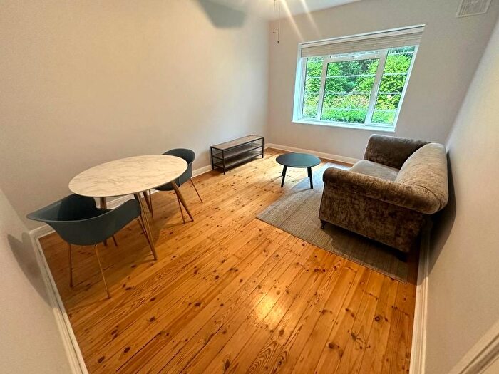 1 Bedroom Flat To Rent In Wyke Road, Raynes Park, London, SW20