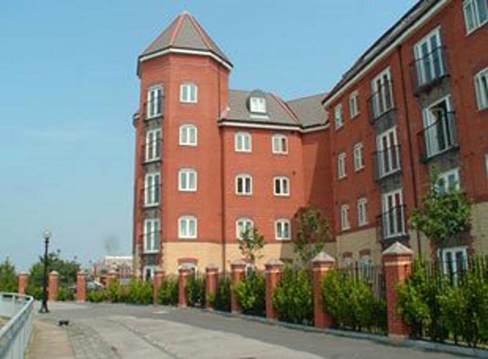 2 Bedroom Apartment To Rent In Quebec Quay, L3
