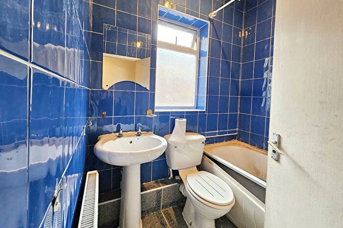 3 Bedroom Terraced House For Sale In Greville Street, Longsight, Manchester, M13