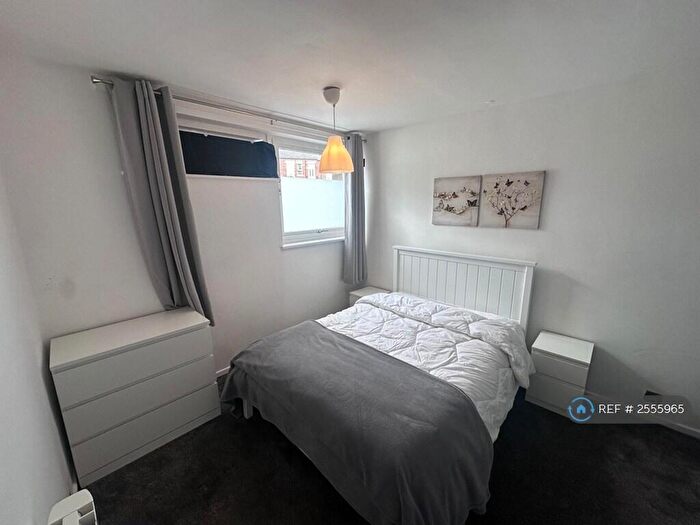 1 Bedroom Flat To Rent In Arrowsmith House, Spital Tongues, Newcastle Upon Tyne, NE2