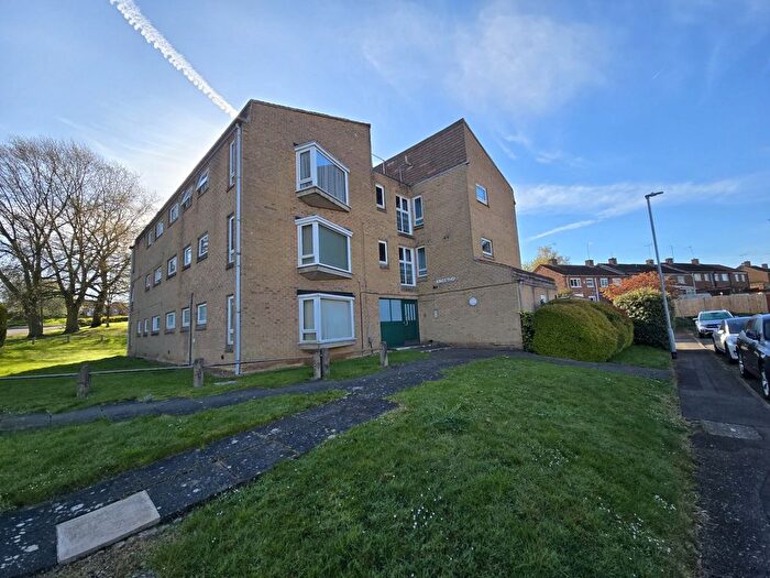 1 Bedroom Flat To Rent In Hinton Road, Northampton, Northamptonshire., NN2