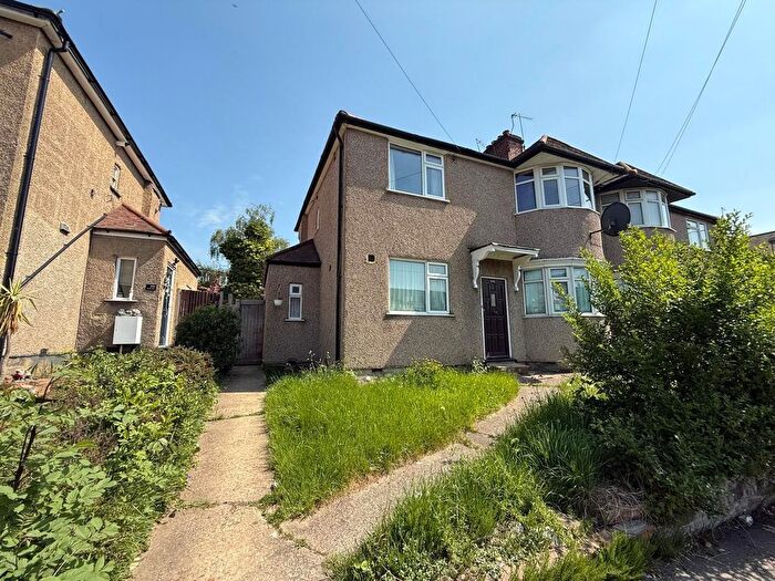 2 Bedroom Maisonette To Rent In Harrow View, Harrow, HA2