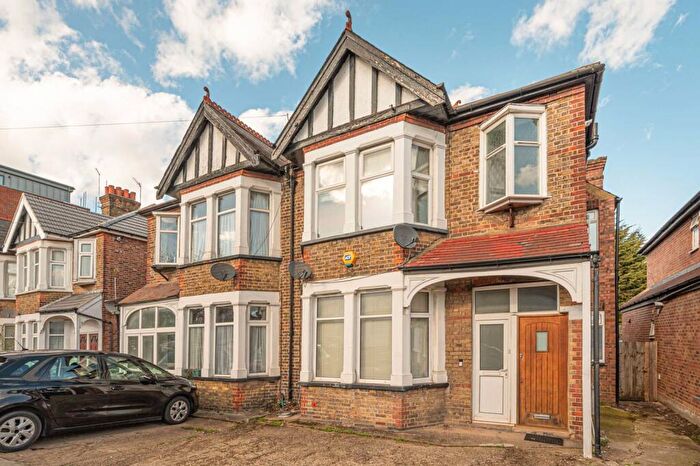 1 Bedroom Maisonette To Rent In Colindeep Lane, Colindale, London, NW9