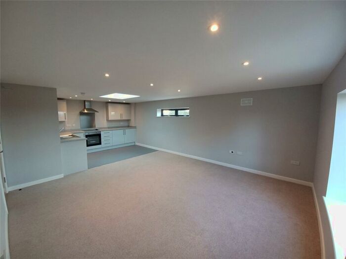 2 Bedroom Flat To Rent In Gravelly Hill, Birmingham, B23