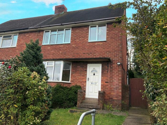 2 Bedroom Semi-Detached House To Rent In Coniston Road, Chesterfield, S41