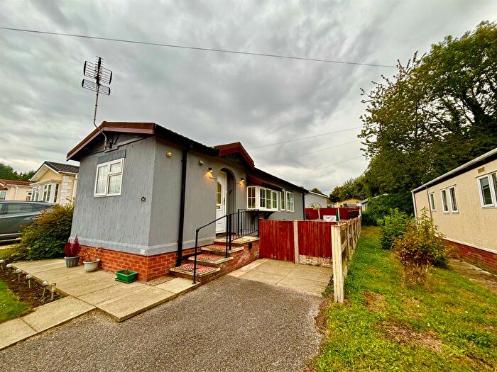 1 Bedroom Mobile/park Home For Sale In Orchard Park, Elton, Chester, CH2