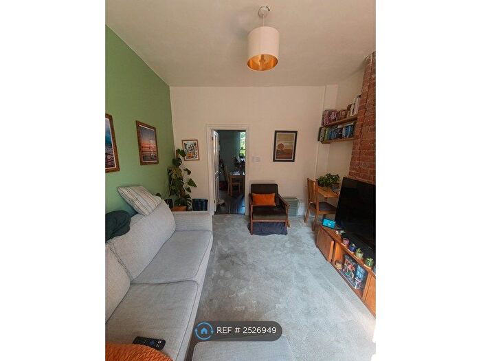 2 Bedroom Maisonette To Rent In Harleyford Road, London, SE11