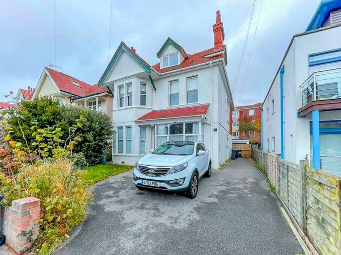2 Bedroom Apartment To Rent In Stourcliffe Avenue, Southbourne, Bournemouth, BH6