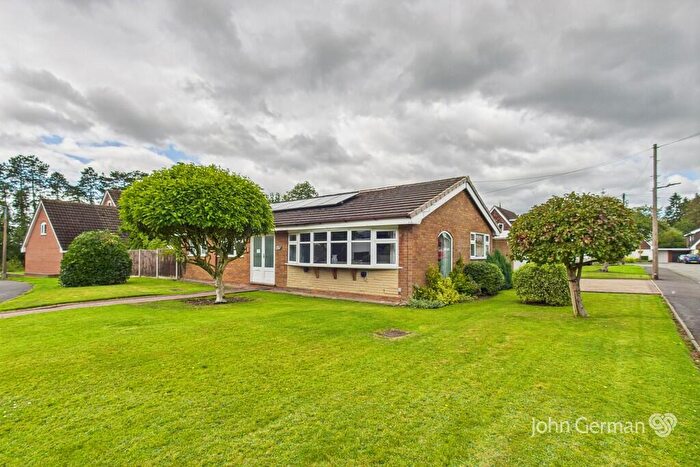 3 Bedroom Detached Bungalow For Sale In Lake Drive, Doveridge, DE6