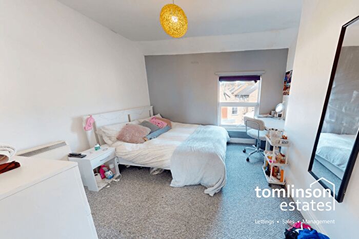 4 Bedroom Terraced House To Rent In Park Road, Nottingham, NG7