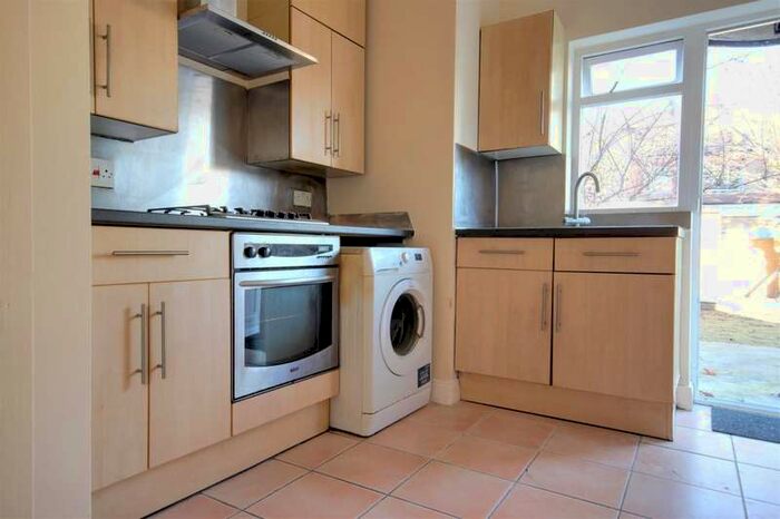 2 Bedroom Maisonette Flat To Rent In Monmouth Road, London, N9