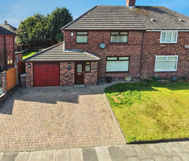4 Bedroom Semi-Detached House For Sale In Hawes Avenue, Carr Mill, St Helens, WA11