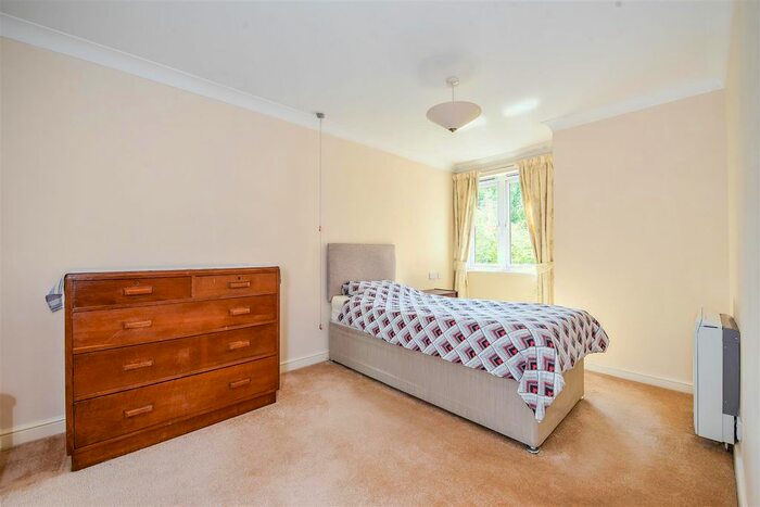 1 Bedroom Flat For Sale In Old Winton Road, Andover, SP10