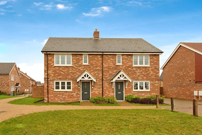2 Bedroom Semi Detached House For Sale In Howells Way, Hardwick, Cambridge, CB23