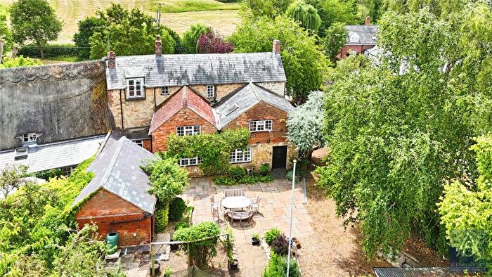 6 Bedroom Semi-Detached House For Sale In Church End, Leckhampstead, Buckingham, MK18