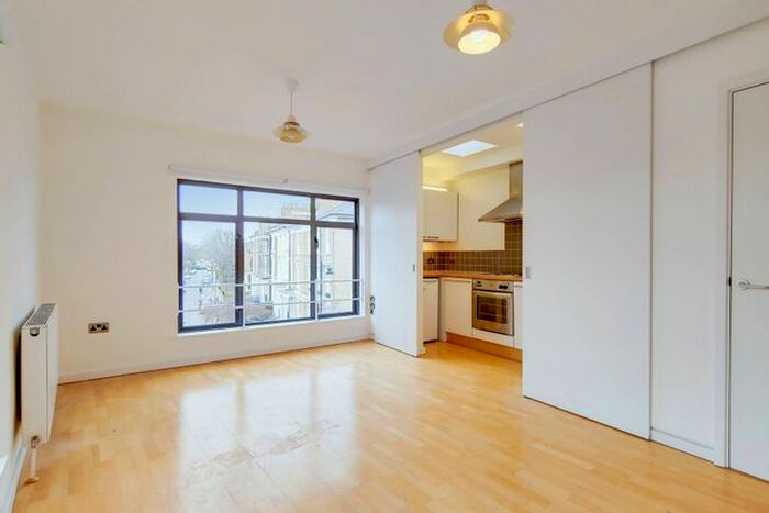 1 Bedroom Flat To Rent In Highbury Park, Highbury, London, N5