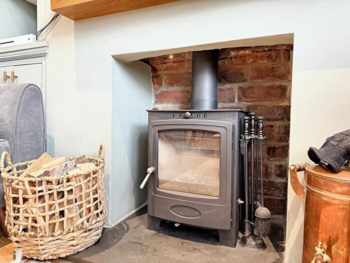 3 Bedroom Terraced House For Sale In Llwyn On Street, Caerphilly, CF83