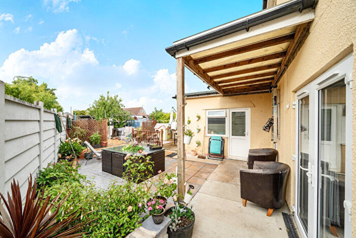 5 Bedroom Detached House For Sale In Columbia Road, Bournemouth, BH10