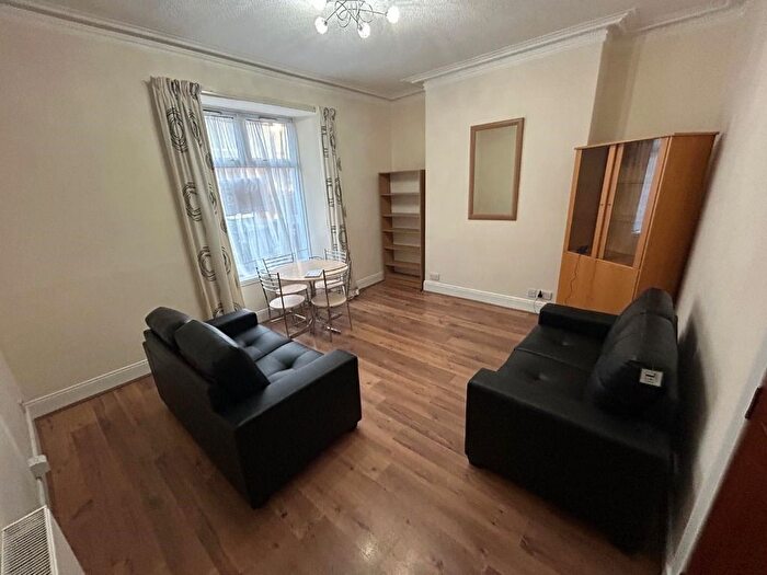 1 Bedroom Flat To Rent In Raeburn Place, Rosemount, Aberdeen, AB25