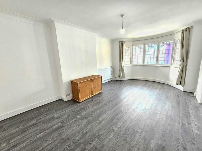2 Bedroom Flat To Rent In East End Road, East Finchley, N2