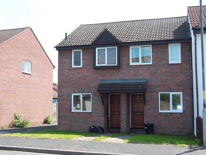 2 Bedroom Property To Rent In Gladstone Drive, Moorfields, HR4