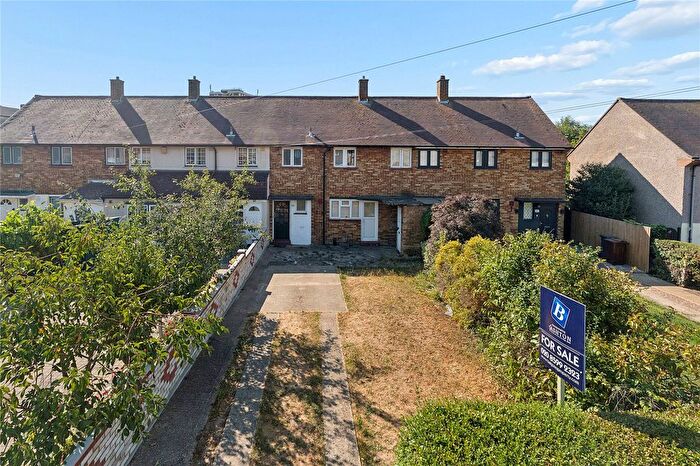 3 Bedroom Terraced House For Sale In Thatches Grove, Chadwell Heath, RM6