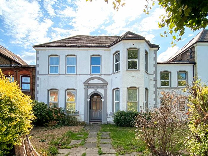 4 Bedroom Terraced House To Rent In Brownhill Road, Catford, London, SE6
