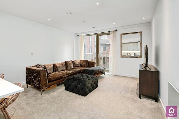 3 Bedroom Flat For Sale In Local Crescent, Block C Hulme Street, Salford, Manchester, M5