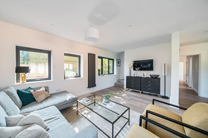 5 Bedroom Detached House To Rent In Sandy Lane, Church Crookham, GU52