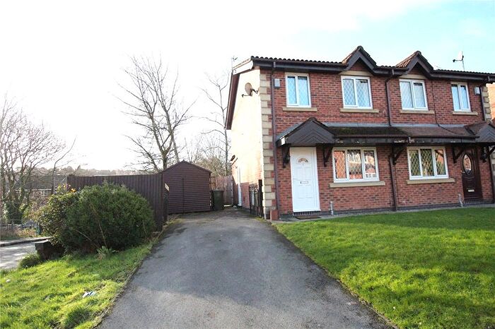 3 Bedroom Semi-Detached House To Rent In Twinegate, Rochdale, OL12