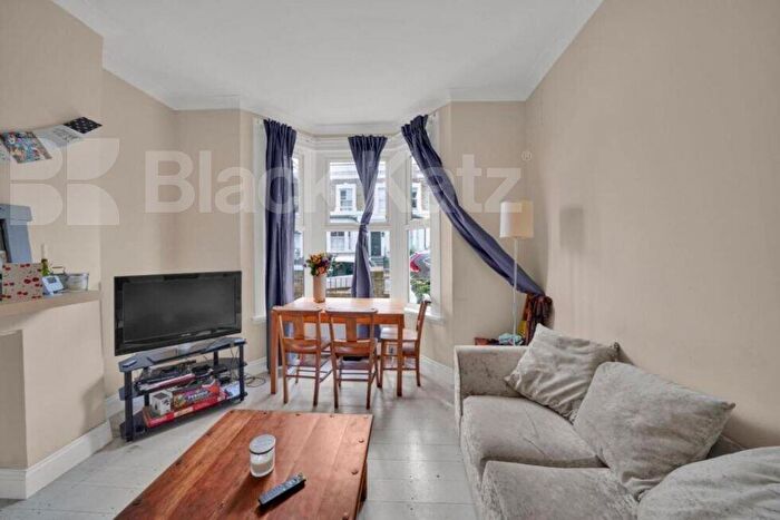 6 Bedroom Flat To Rent In Calverley Grove, Archway, N19