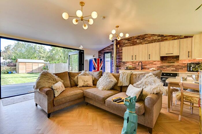 1 Bedroom Lodge To Rent In Wheatsheaf Road, Henfield, BN5