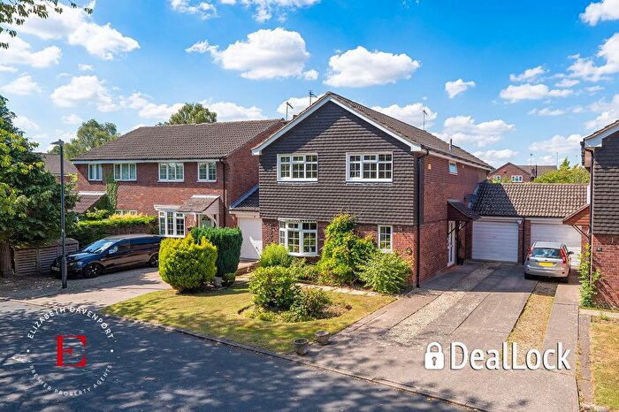 4 Bedroom Detached House For Sale In Wisley Grove, Kenilworth, CV8