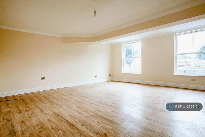 4 Bedroom Detached House To Rent In Kitchener Avenue, Kent, DA12
