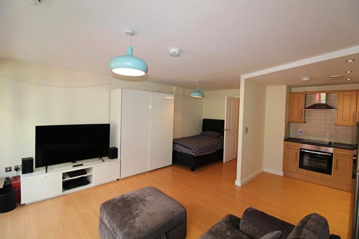 1 Bedroom Flat For Sale In Concord Street, Leeds, LS2